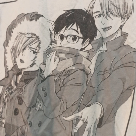 Crunchyroll Manga art t-shirt. "Yuri on ice" black imprint on white t - Picture 4 of 5